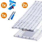 Weiße mikrofaser-wischmop-pads mit schwarzem floralmuster und grauem mesh-rücken für parkett und laminat