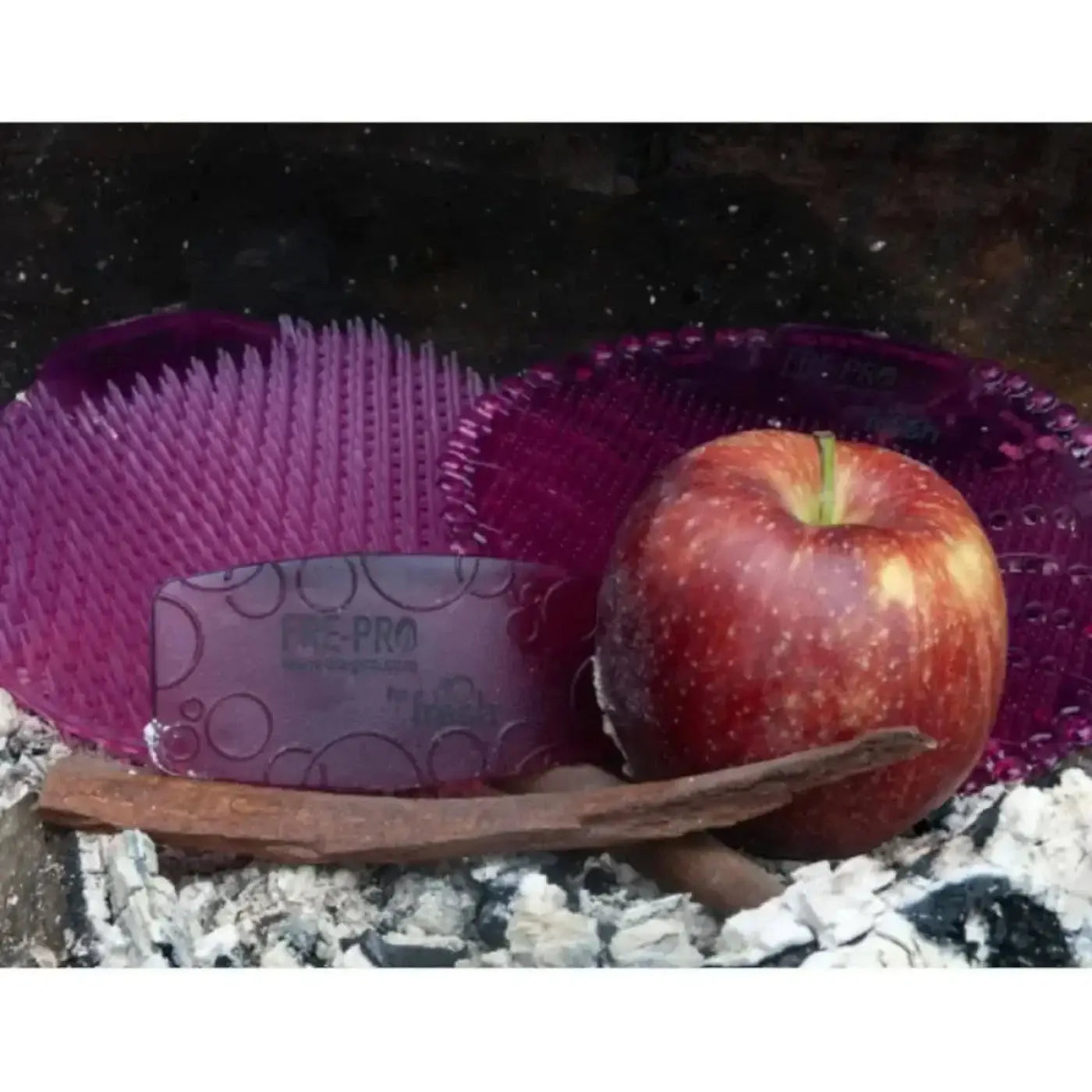 Vibranter lila silikonbürste mit strukturierter borstenoberfläche und eingeprägten kreismustern am griff frepro wave 2.0 urinaleinlage 2 stück