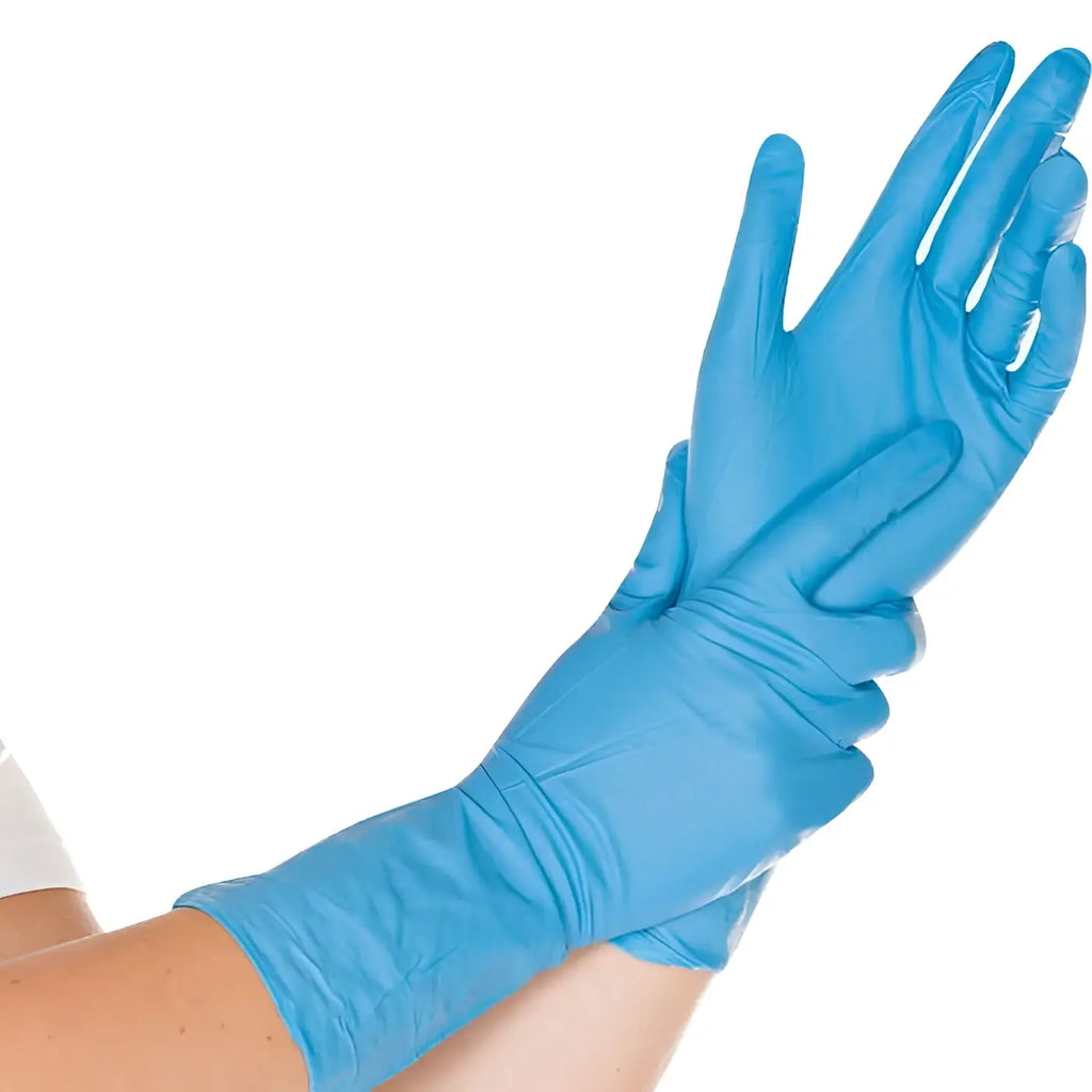 Hygostar chemikalienschutzhandschuhe super high risk 50 stück blaue latexhandschuhe am hand getragen