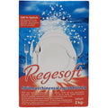 Langguth km35 regeneriersalz grob 2kg von regesoft in blau-roter verpackung mit weißen tellern und silberbesteck