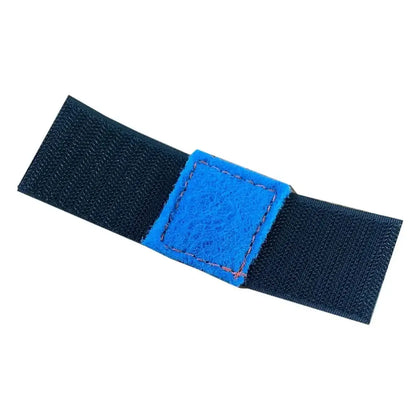 Maykker easyscrub pad 4 stück blaue und schwarze klettverschlussriemen mit eckigem blauem patch in der mitte