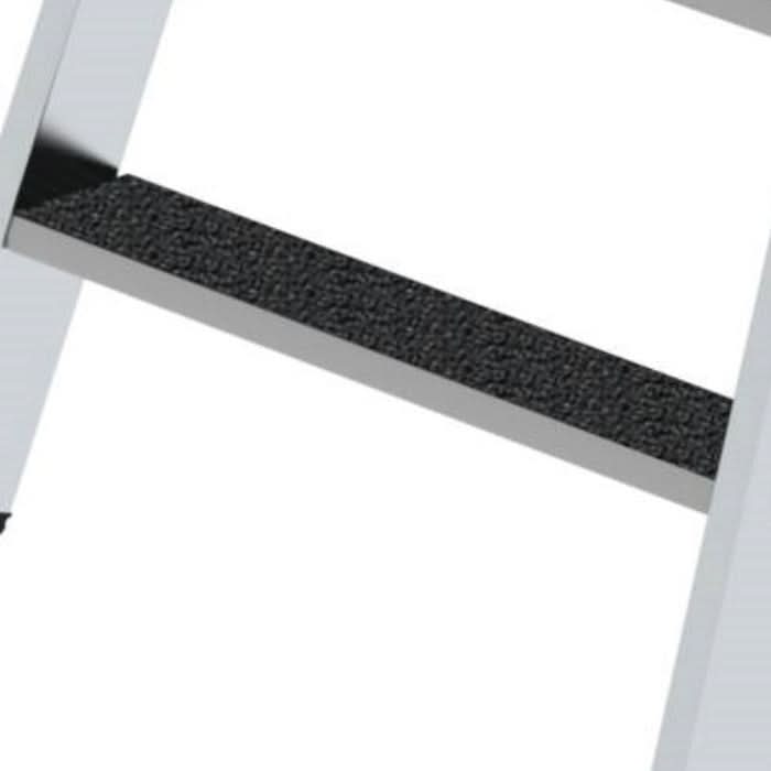 Schwarze strukturierte rutschfeste trittpad set in silbernem metallrahmen für munk nachrüstsatz clip-set r13 stehleiter