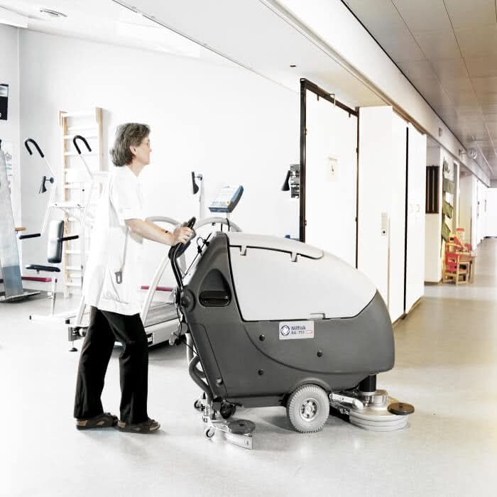 Nilfisk Scheuersaugmaschine BA 651 inkl. Ladegerät.