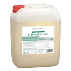 Ein 10 liter weißer plastikkanister mit rotem deckel gefüllt mit blassgelbem waschgel physioderm stephalen vital