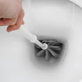 Weißes plastik wc-bürste mit fächerförmigem kopf weichen borsten sauba borstenlose klobürste loowy