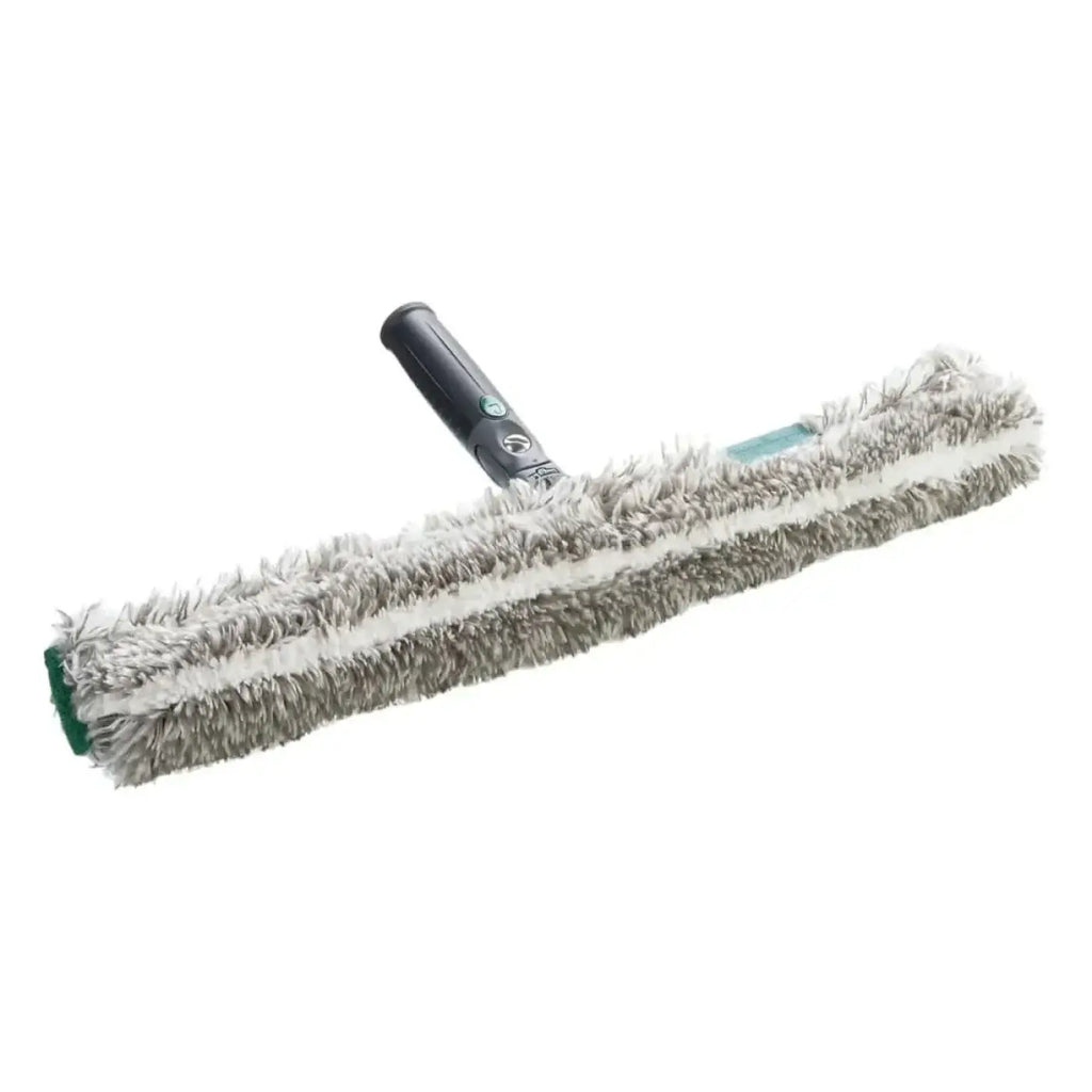 Grauer und weißer mikrofaser-fenstersauger mit schwarzem griff im unger ergotec ninja starter fensterputzer-set 2in1 akn10