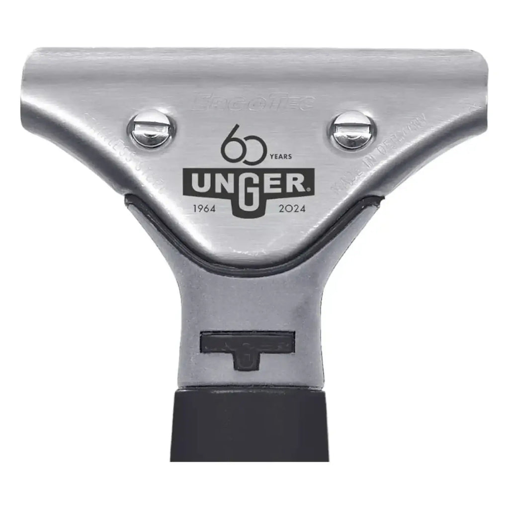 Silberner unger squeegee kopf zum 60 jahre jubiläum mit schwarzer gummikante und basis im unger glasreiniger set ak60y