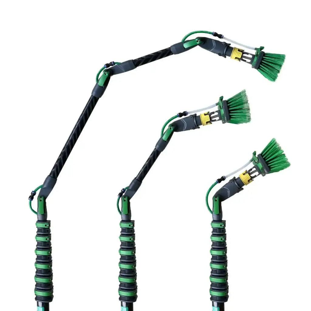 Unger nLite winkeladapter-set mit grünen borstenbürsten und schwarz-grünen griffen mit verstellbaren gelenken