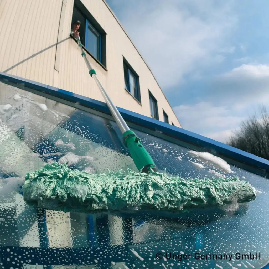 Unger stripwasher microstrip bezug grün mikrofaser fensterwischmop mit ausziehbarem silbernem griff und grünem halt